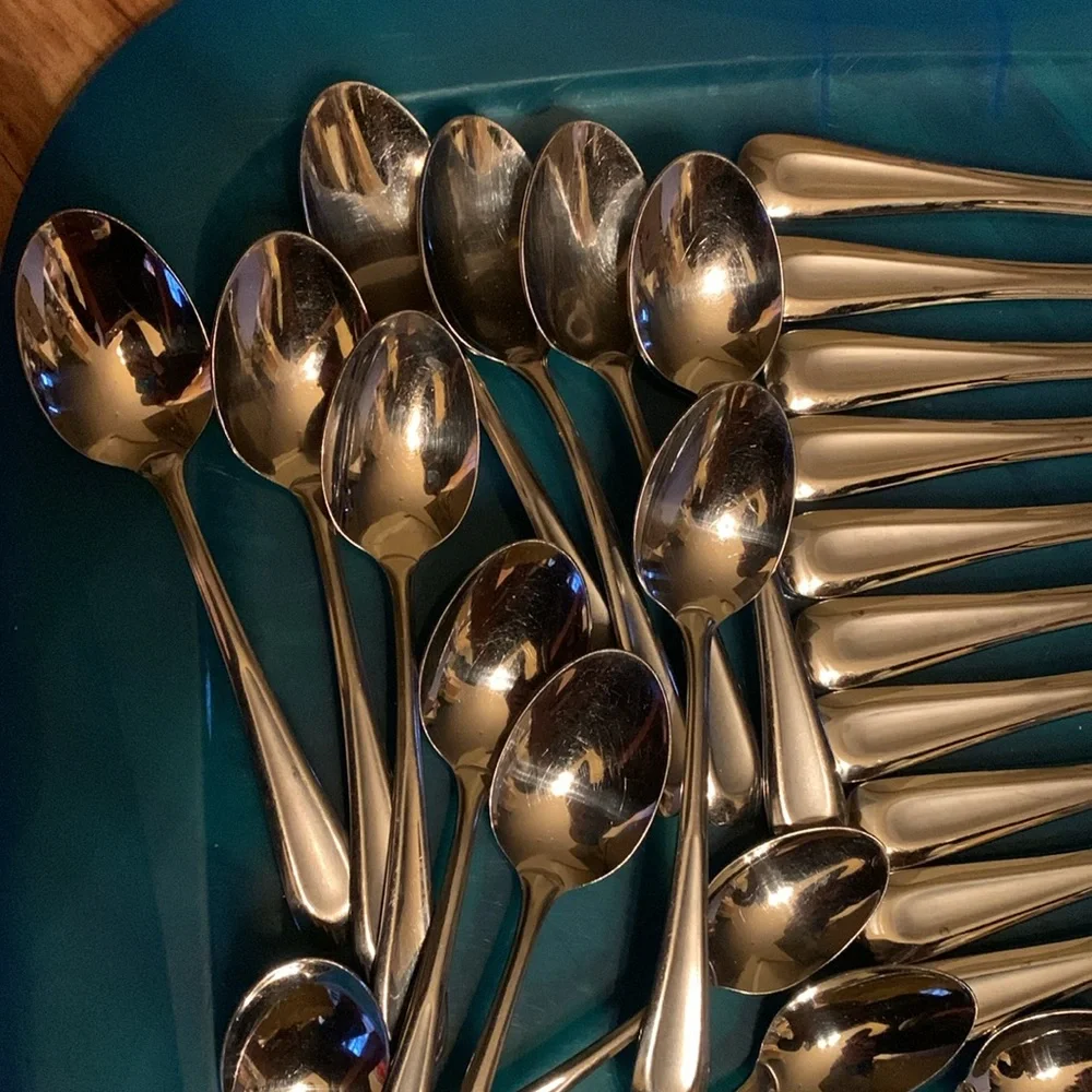 Oneida Sand Dune Huge lot of 51 pcs flatware stainless steel cutlery silverware